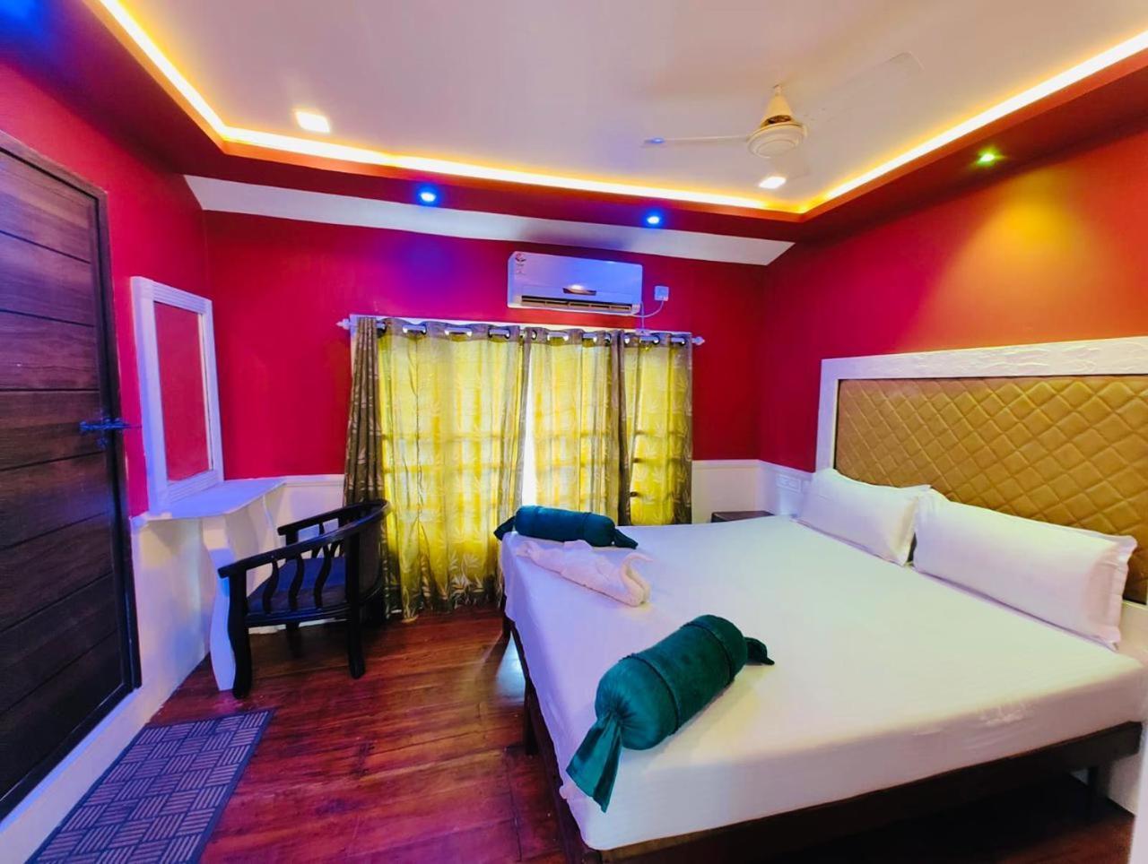 Vismaya Houseboats Hotell Alappuzha Exteriör bild